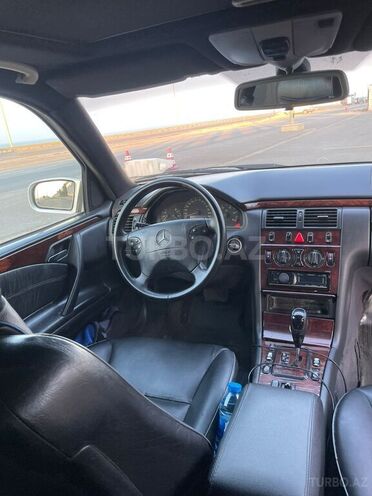 Mercedes E 270 2000, 560,000 km - 2.7 l - Bakı