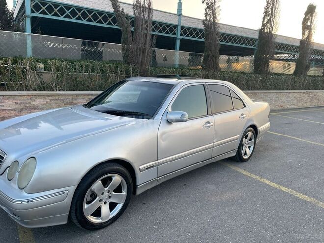 Mercedes E 270 2000, 560,000 km - 2.7 l - Bakı
