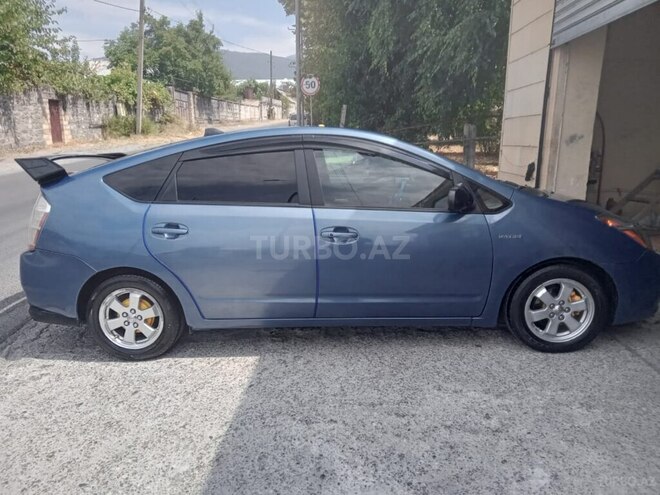 Toyota Prius-5