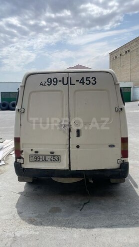 Ford Transit-6