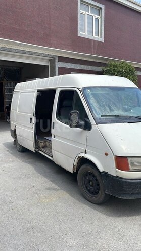 Ford Transit-3