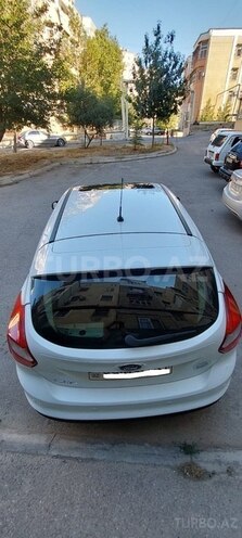Ford Focus-12