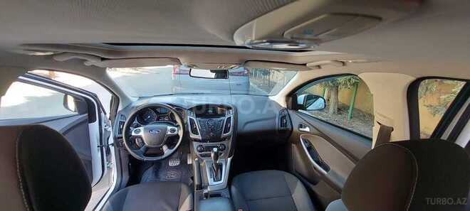 Ford Focus-11