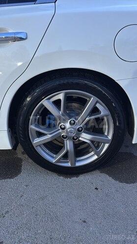 Nissan Maxima-3