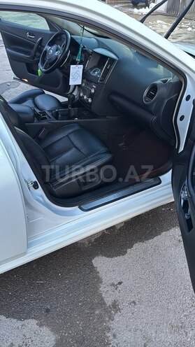 Nissan Maxima-4