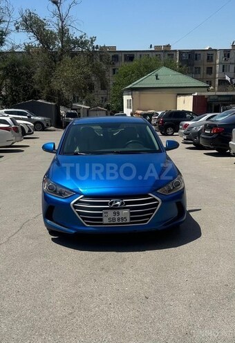 Hyundai Elantra-3