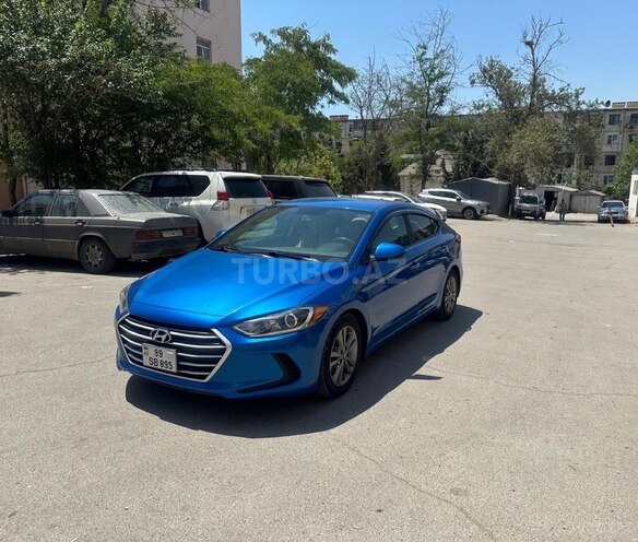 Hyundai Elantra-1