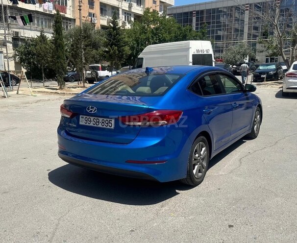 Hyundai Elantra-6