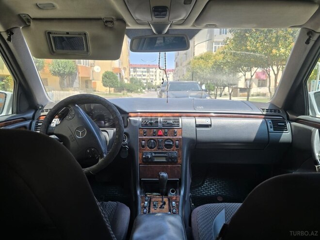 Mercedes E 240 1999, 350,000 km - 2.4 l - Bakı