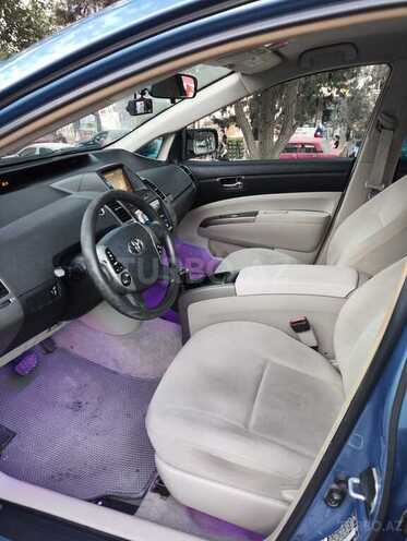 Toyota Prius-11