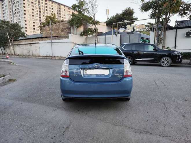 Toyota Prius-2