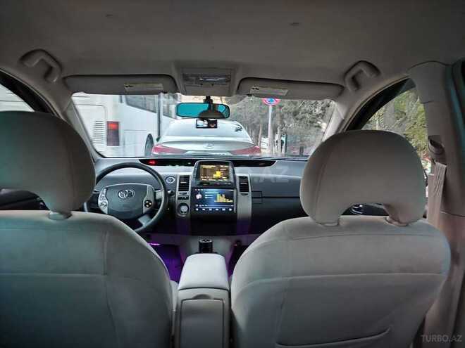 Toyota Prius-9