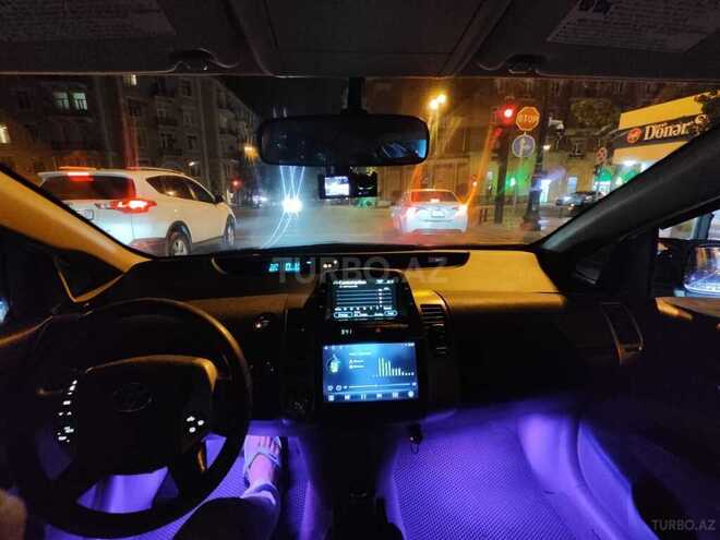 Toyota Prius-17