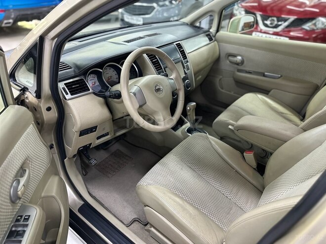 Nissan Tiida-8