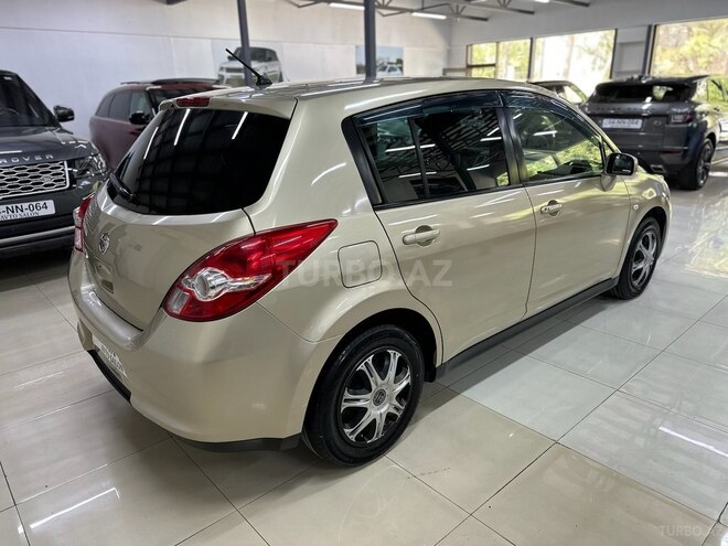Nissan Tiida-7