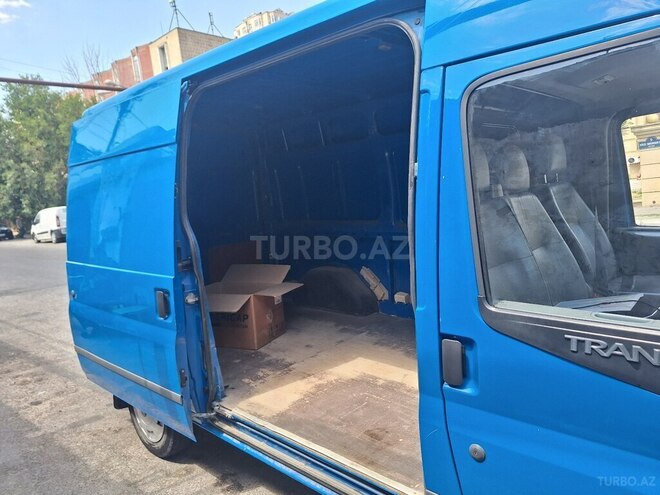 Ford Transit-9