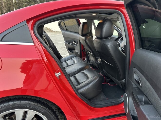 Chevrolet Cruze-12