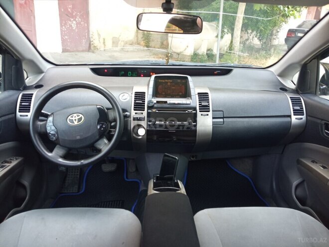 Toyota Prius-3