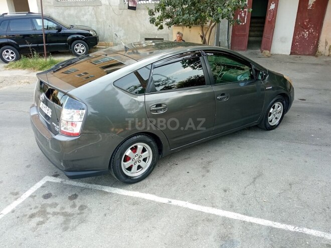 Toyota Prius-5