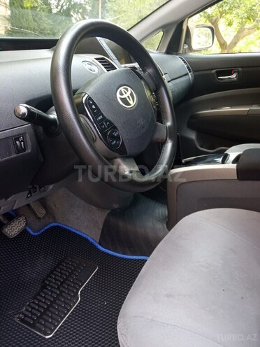 Toyota Prius-9