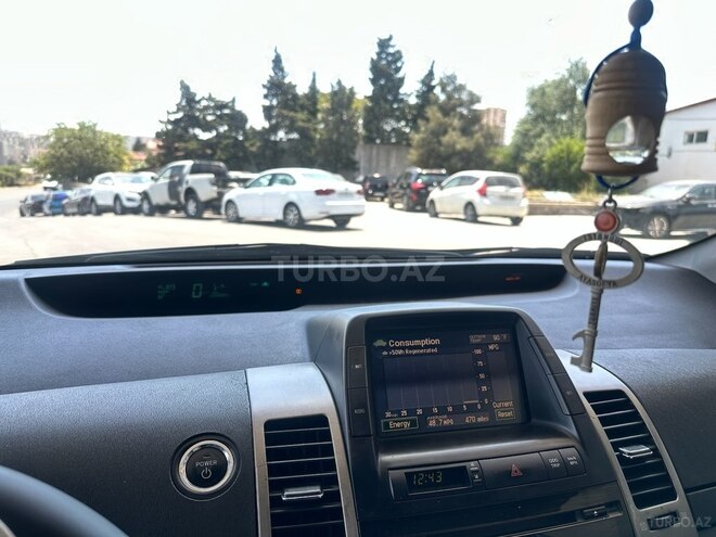 Toyota Prius-17
