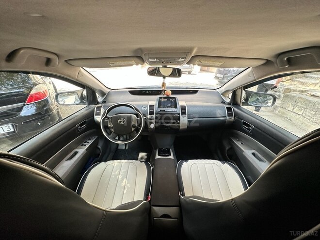 Toyota Prius-14