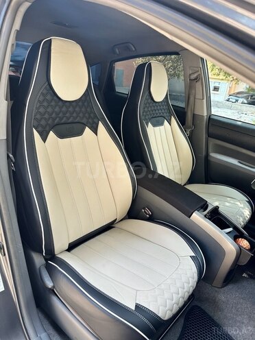 Toyota Prius-12