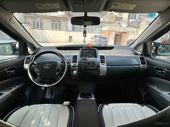 Toyota Prius-11