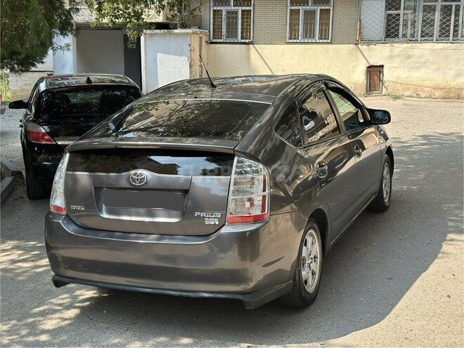 Toyota Prius-10