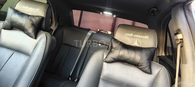 Mercedes E 280-10
