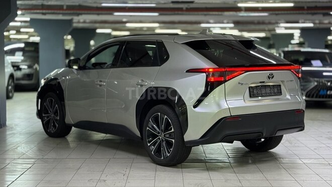 Toyota bZ4X 2023, 9,800 km - 0.0 l - Bakı