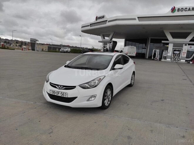 Hyundai Elantra-3