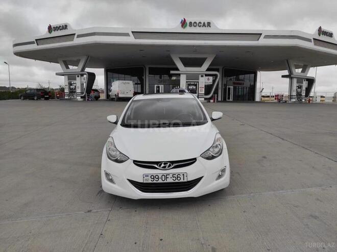 Hyundai Elantra-1