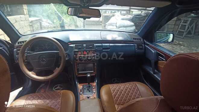 Mercedes E 230 1996, 354,000 km - 2.3 l - Quba