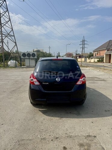 Nissan Tiida-2