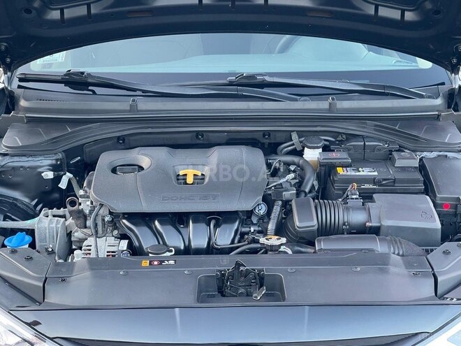 Hyundai Elantra-10