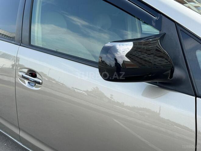 Toyota Prius-14