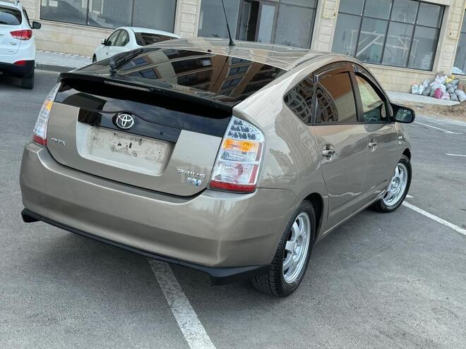 Toyota Prius-6