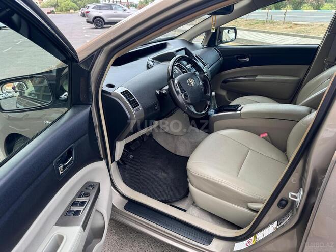 Toyota Prius-17