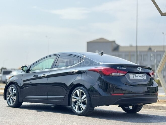 Hyundai Elantra-6