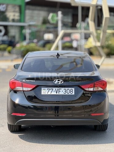Hyundai Elantra-14