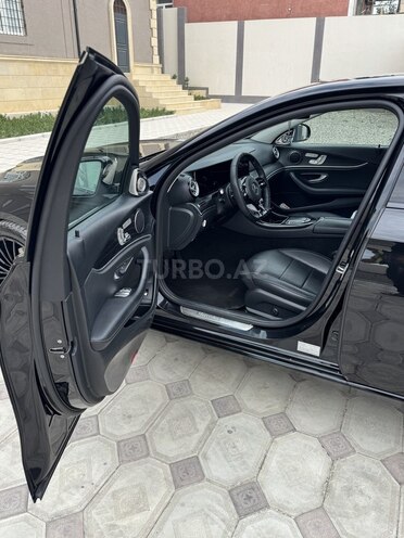 Mercedes E 220 d 4MATIC 2018, 129,000 km - 2.0 l - Bakı