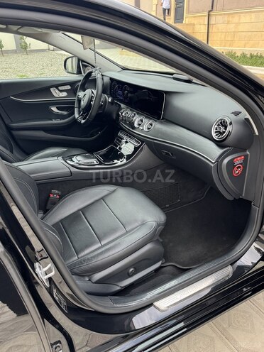 Mercedes E 220 d 4MATIC 2018, 129,000 km - 2.0 l - Bakı