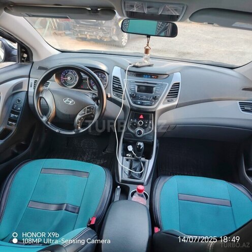 Hyundai Elantra-7