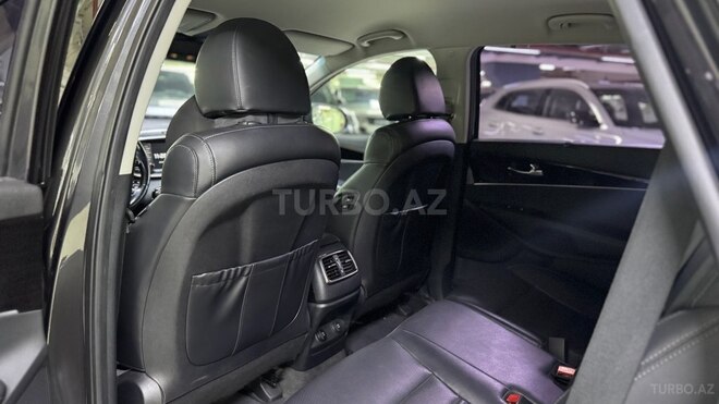 Kia Sorento-13