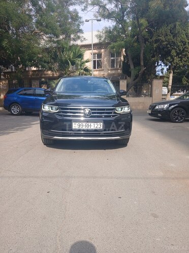Volkswagen Tiguan 2021, 67,000 km - 1.5 л - Bakı