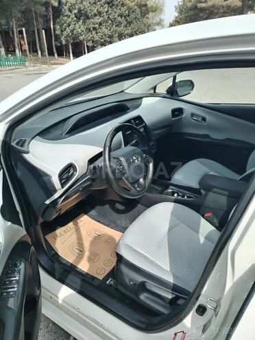 Toyota Prius 2018, 129,000 km - 1.8 l - Sumqayıt