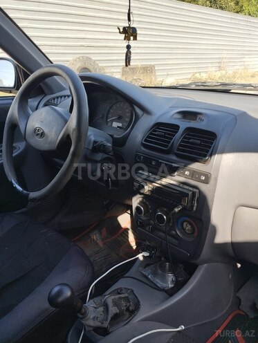 Hyundai Accent 2005, 470,000 km - 1.6 l - Füzuli