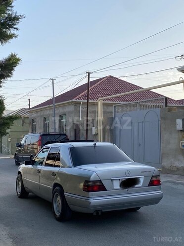 Mercedes E 200 d 1993, 346,000 km - 2.0 l - Bakı