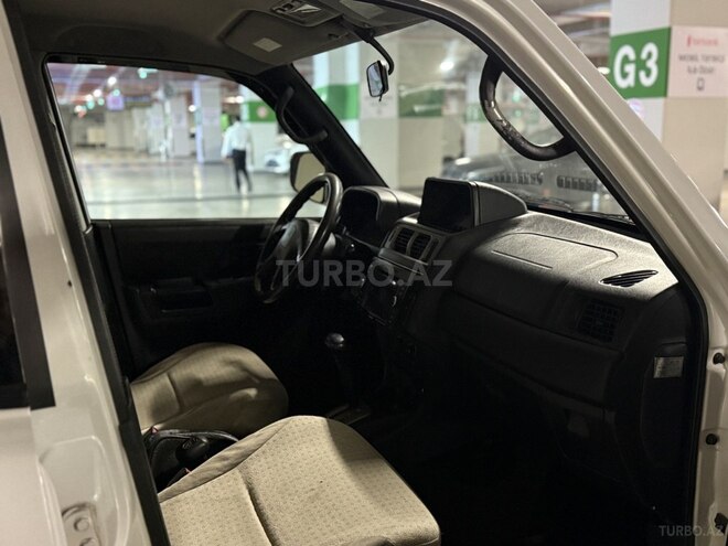 Mitsubishi Pajero io 2002, 324,856 km - 2.0 l - Bakı
